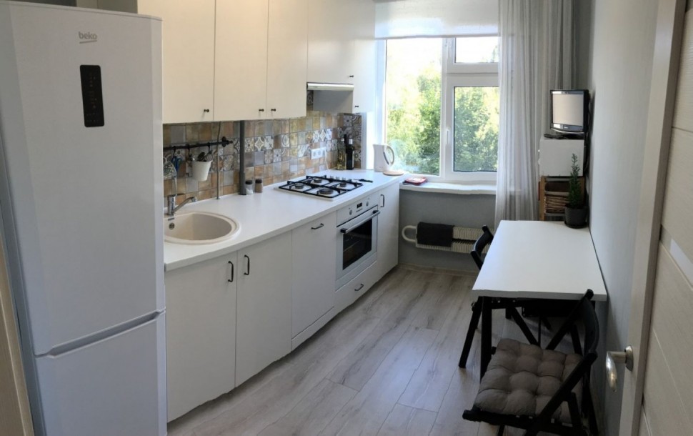 Розовая кухня 5 метров угловая Germes ДСП, МДФ 1 метр Вариант 2470