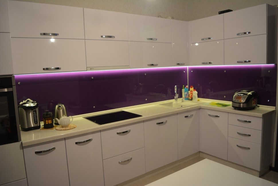 Хай-тек европейская кухня с подсветкой Deluxe, ДСП 1м Вариант 1490