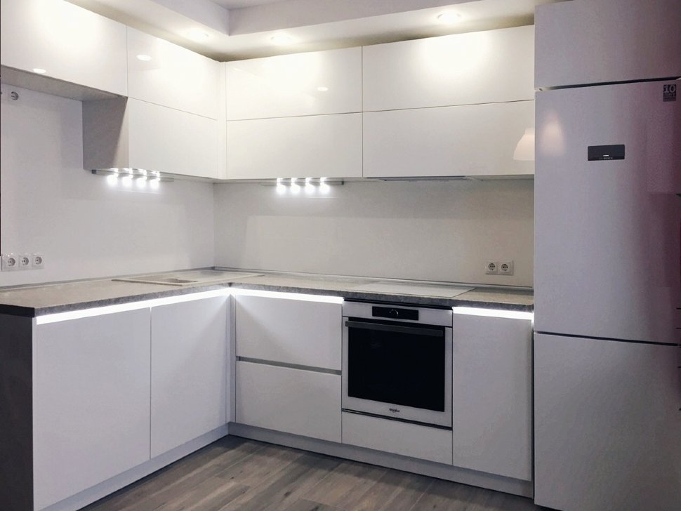 Хай-тек итальянская пластик кухня Germes, ДСП 1м Вариант 684