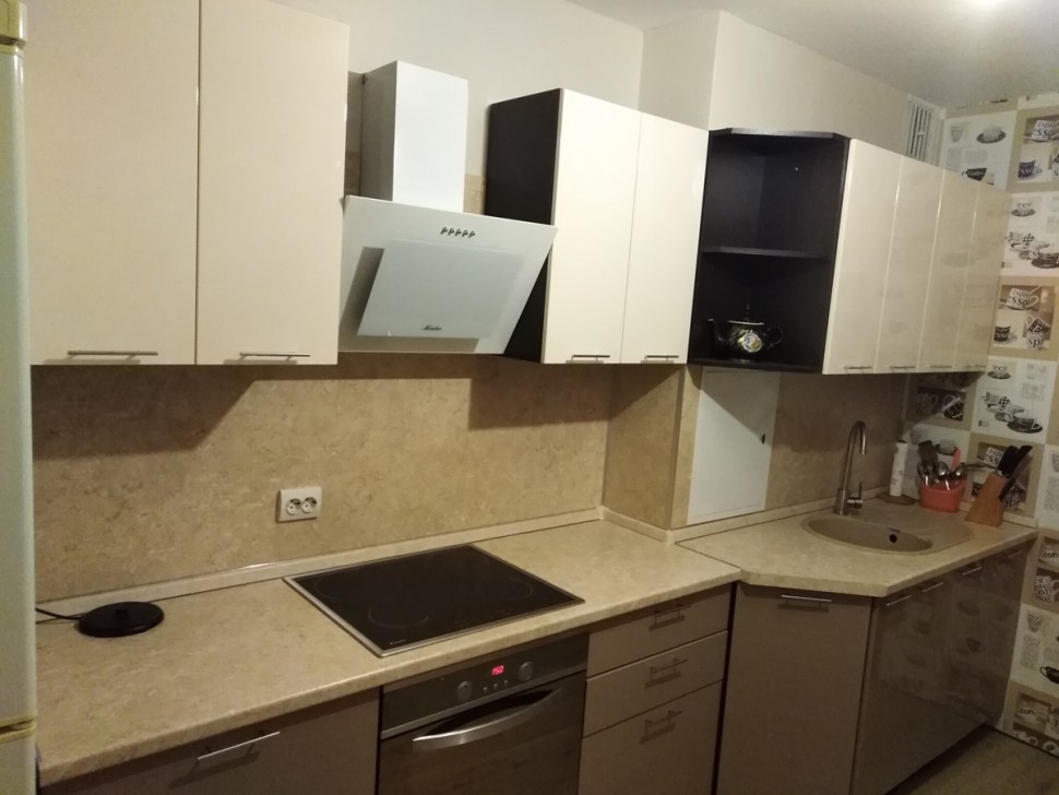 Кантри немецкая пластиковая кухня Deluxe, ДСП 1м Вариант 1561