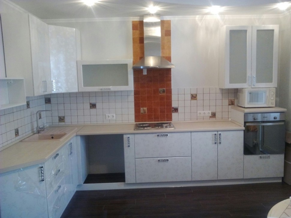 Кантри немецкая пластиковая кухня Deluxe, ДСП 1м Вариант 1562