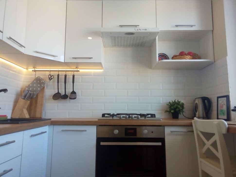 Минимализм восточная пластиковая кухня Deluxe, ДСП 1м Вариант 1662