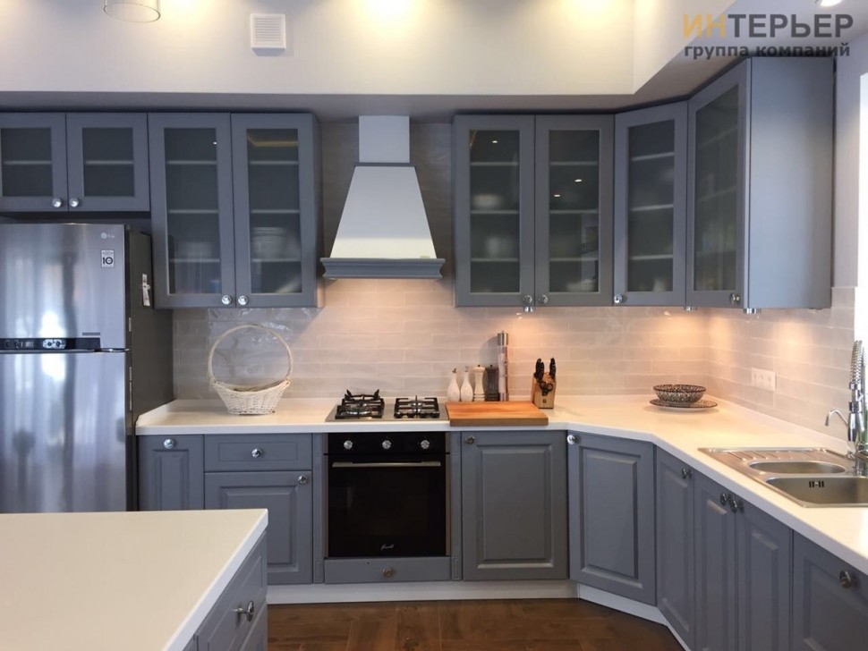 Класcика американская кухня стекло Deluxe, ДСП 1м Вариант 2135