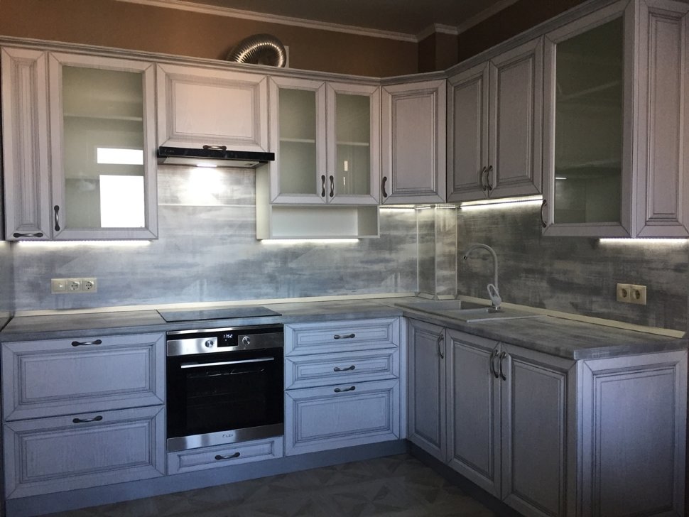 Кантри немецкая кухня из натурального дерева Germes, ДСП 1м Вариант 27